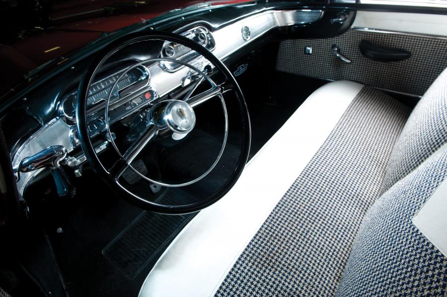 Интерьер Hudson Hornet Custom Hollywood Coupe (35787-2) 1957 года  (фото 8 из 9)